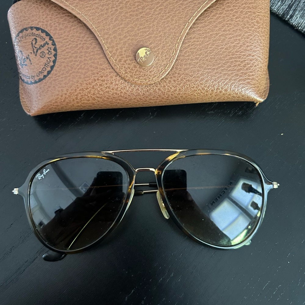 Like new Ray-Ban sunglasses